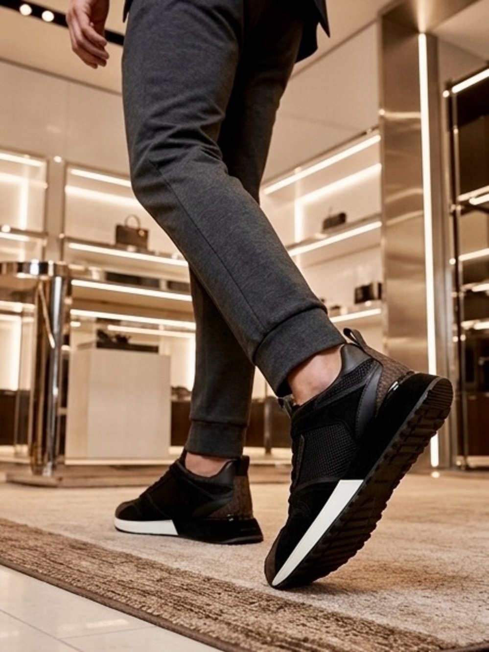 Michael Kors Theo Low Top Sneaker Trainer Black/Brown - New w/o Box - Picture 3 of 16